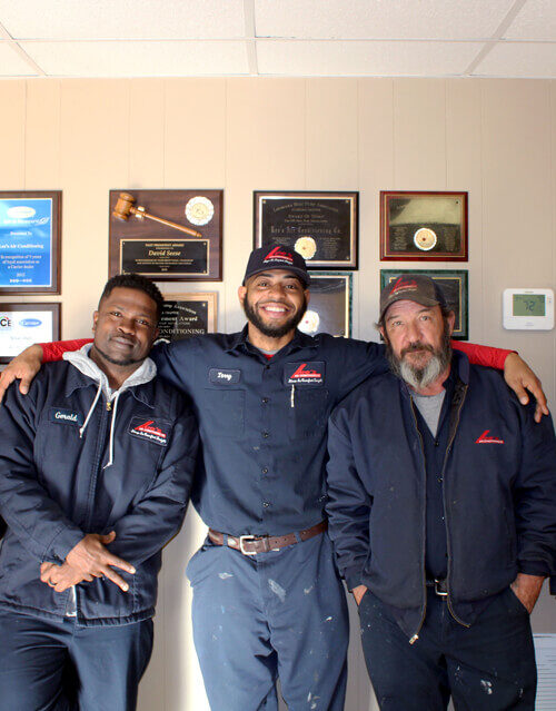 Group-of-Techs-Smiling---SIZED