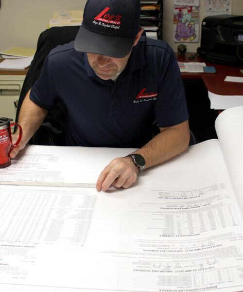 Lee's AC Installation expert working on details of AC install in Laffayette LA
